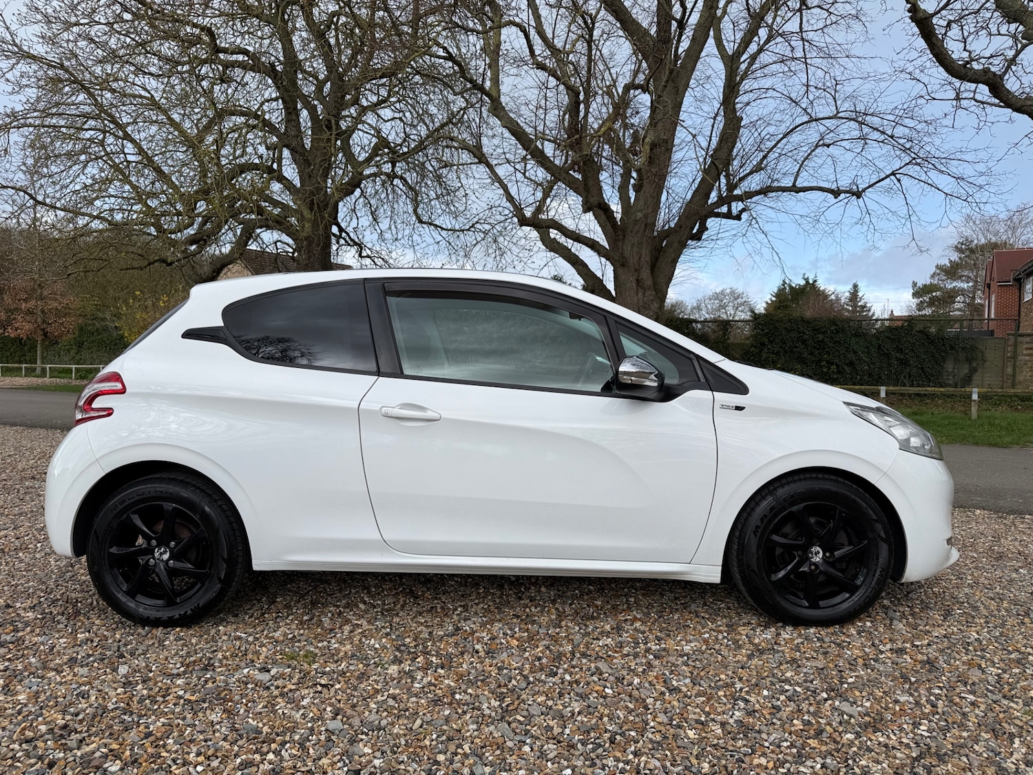 Used Peugeot 208 2015 for sale - 77985115: Photo 4
