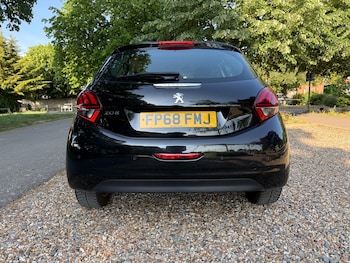 Used Peugeot 208 2018 for sale - 78668877: Photo