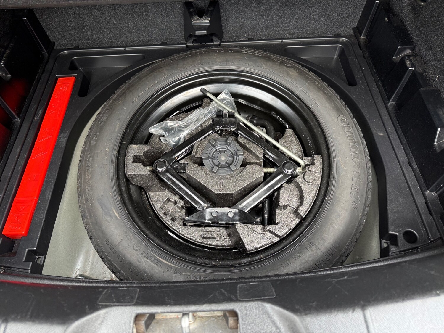 Used Volvo V40 2018 for sale - 77688634: Photo 17