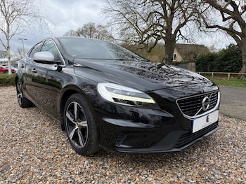 Used Volvo V40 2018 for sale - 77688634: Photo