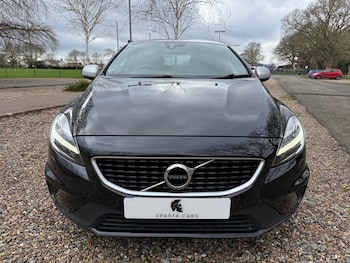 Used Volvo V40 2018 for sale - 77688634: Photo