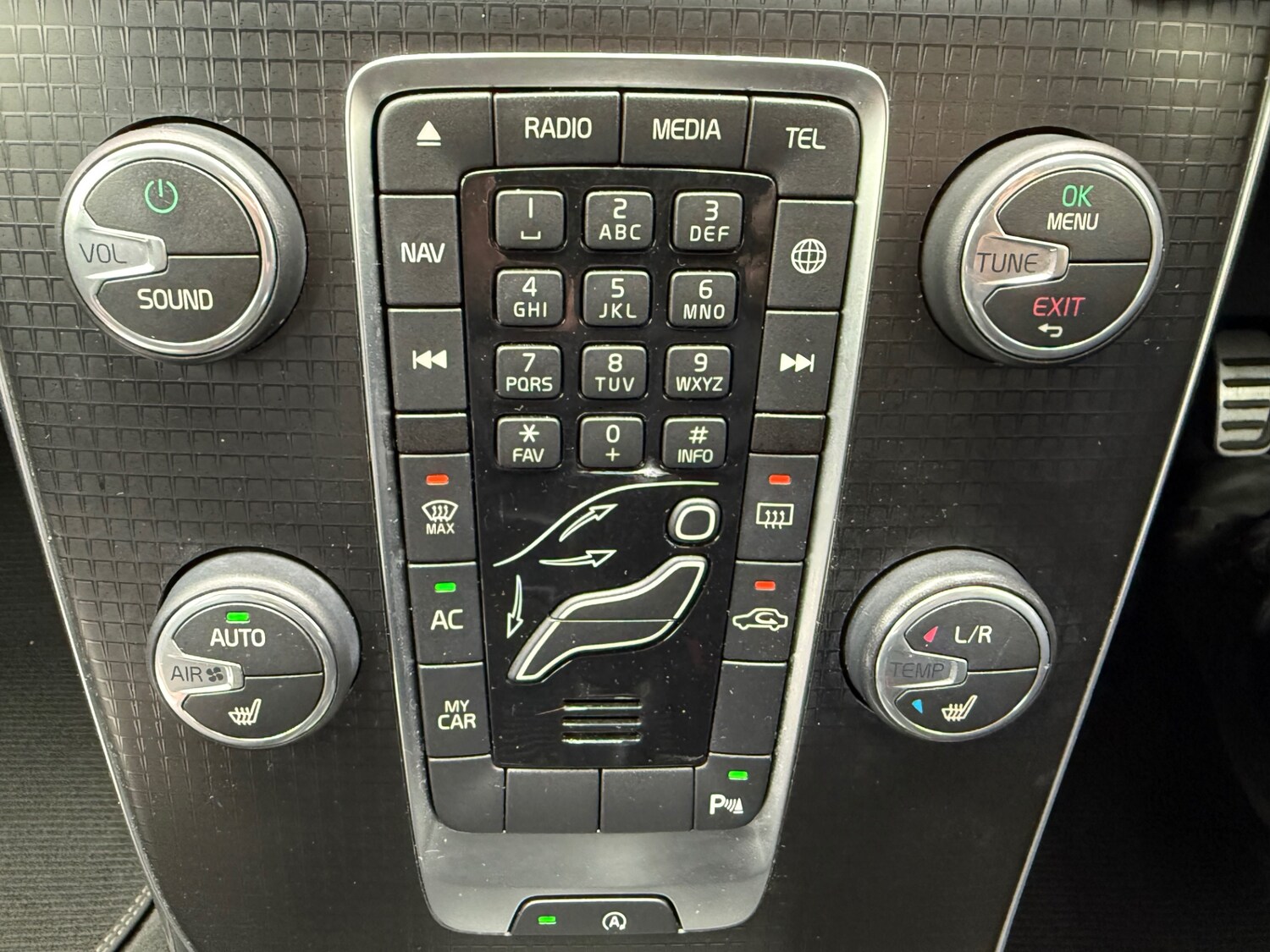 Used Volvo V40 2018 for sale - 77688634: Photo 33