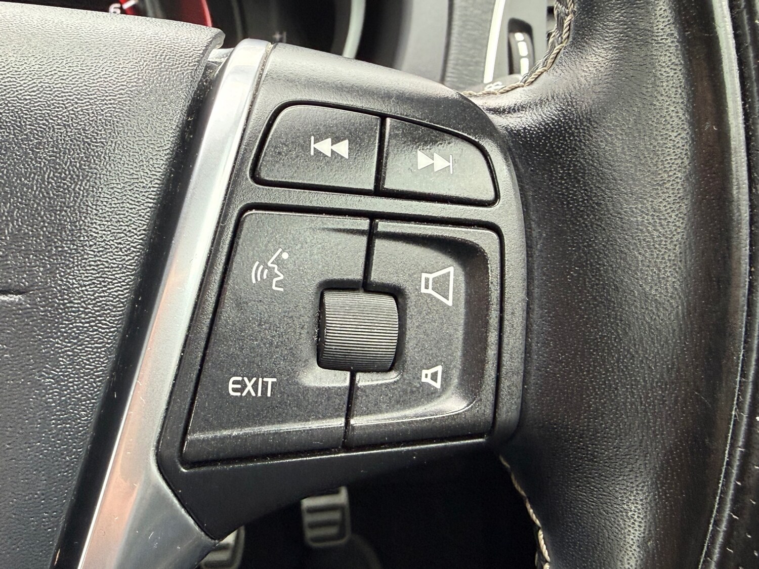 Used Volvo V40 2018 for sale - 77688634: Photo 37