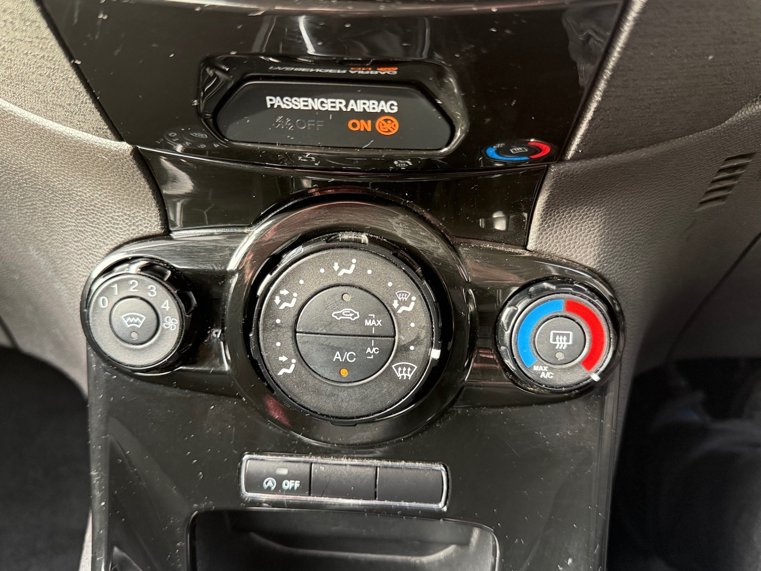 Used Ford Fiesta 2014 for sale - 77490002: Photo 25