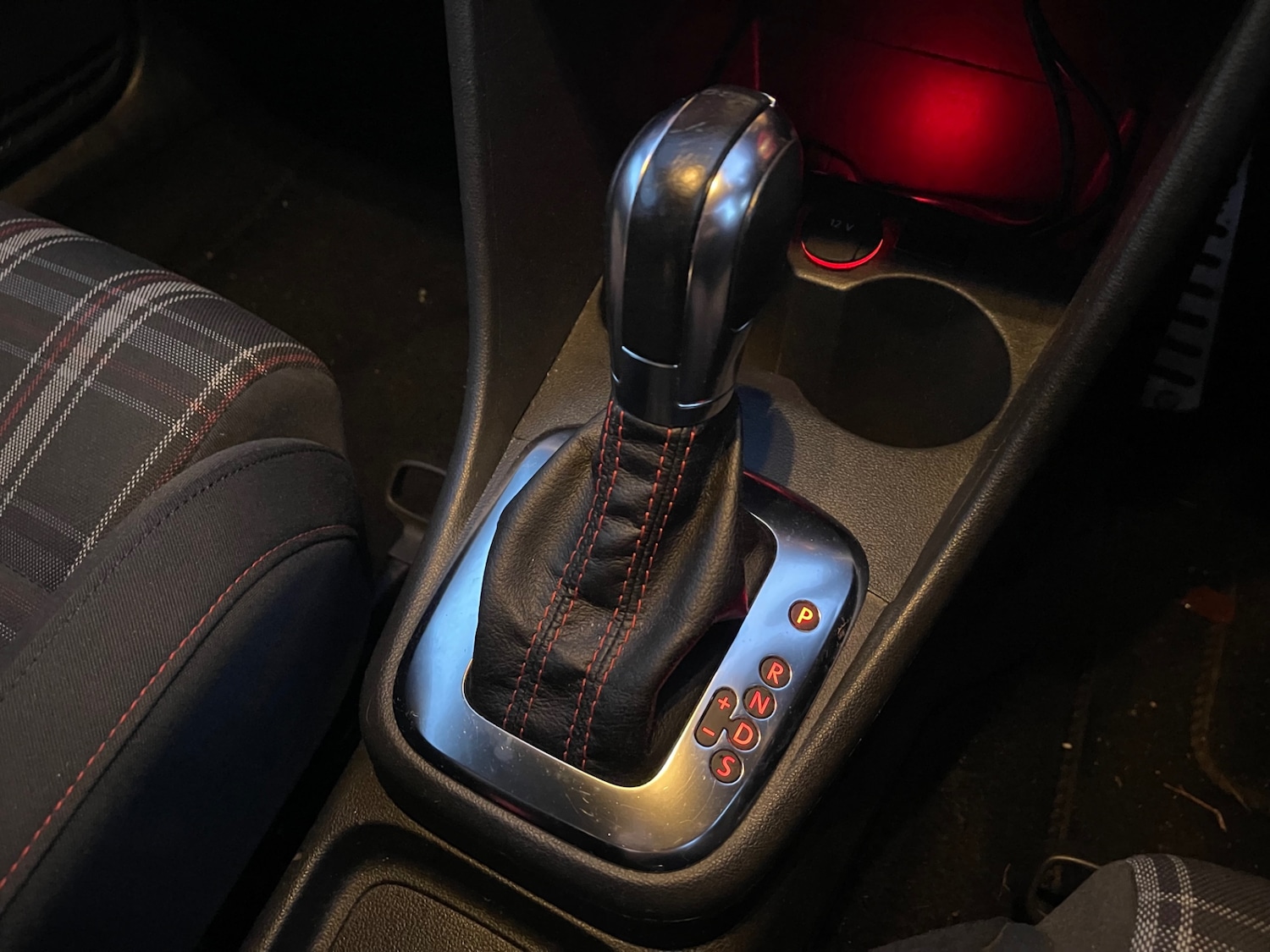 Used Volkswagen Polo 2012 for sale - 77567298: Photo 12