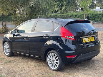 Used Ford Fiesta 2010 for sale - 75633240: Photo