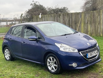 Used Peugeot 208 2014 for sale - 77365163: Photo