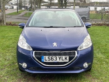 Used Peugeot 208 2014 for sale - 77365163: Photo