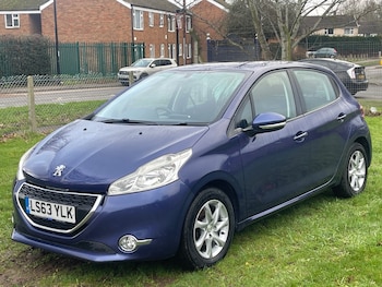 Used Peugeot 208 2014 for sale - 77365163: Photo