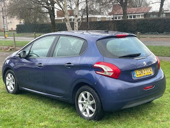 Used Peugeot 208 2014 for sale - 77365163: Photo