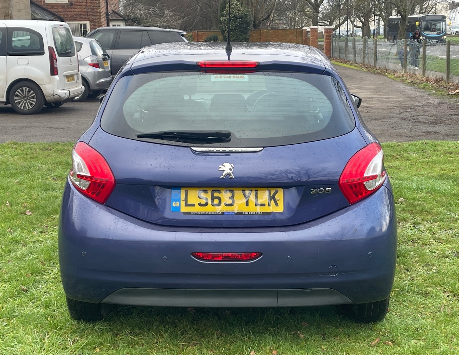 Used Peugeot 208 2014 for sale - 77365163: Photo 5