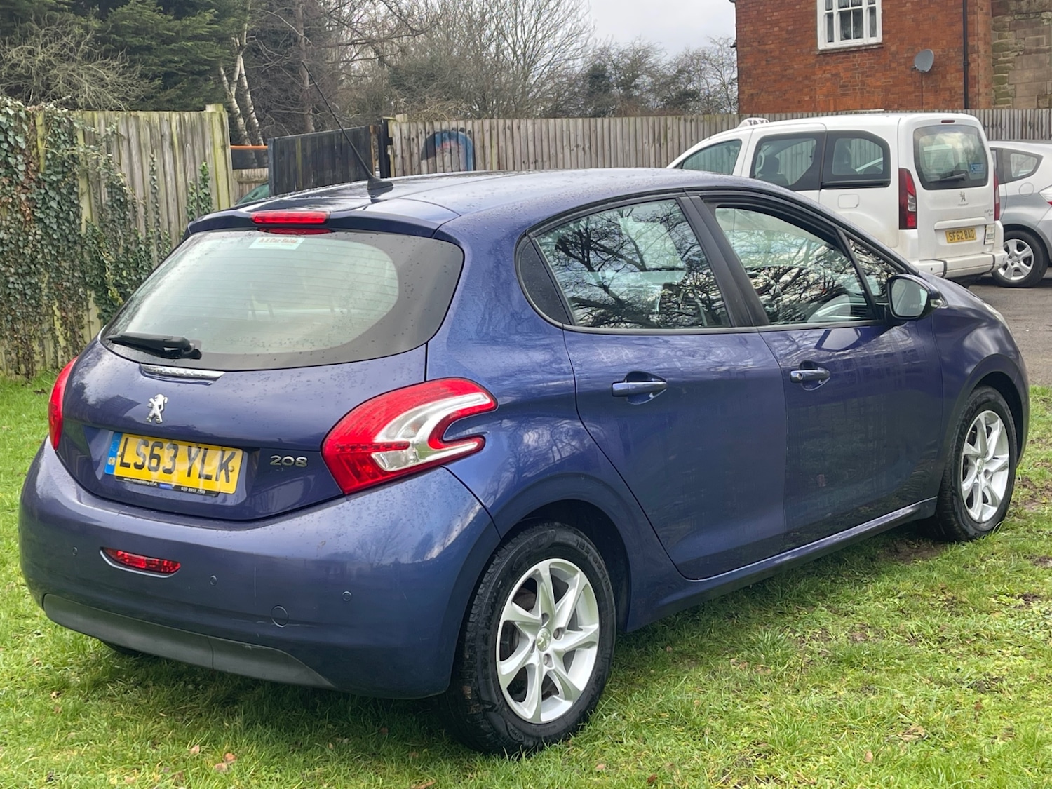 Used Peugeot 208 2014 for sale - 77365163: Photo 6