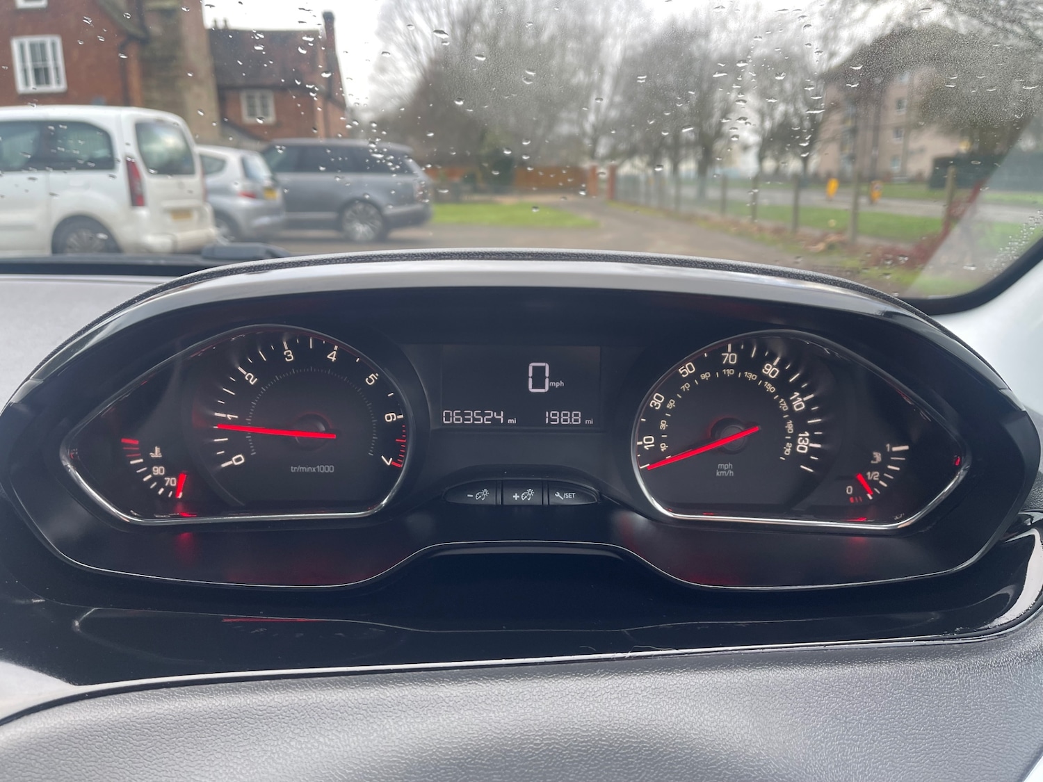 Used Peugeot 208 2014 for sale - 77365163: Photo 9