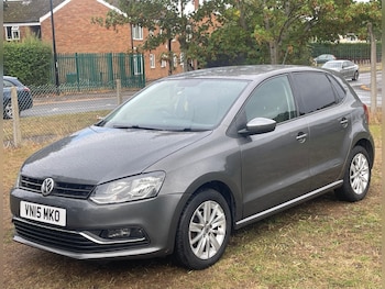 Used Volkswagen Polo 2015 for sale - 75837863: Photo