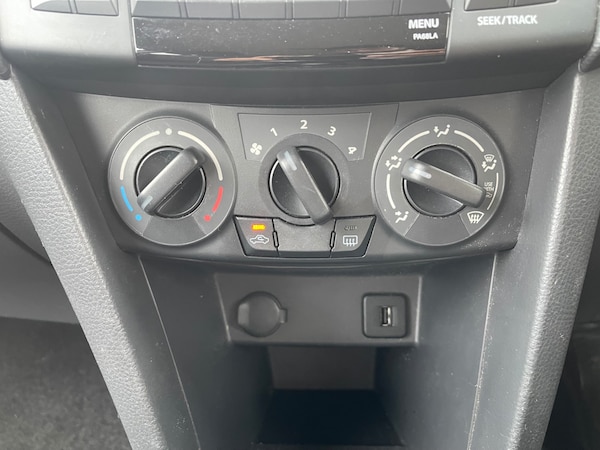 Used Suzuki Swift 2013 for sale - 75058513: Photo 10