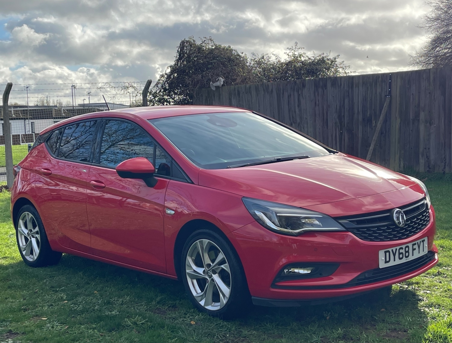 Used Vauxhall Astra 2018 for sale - 76567831: Photo 1