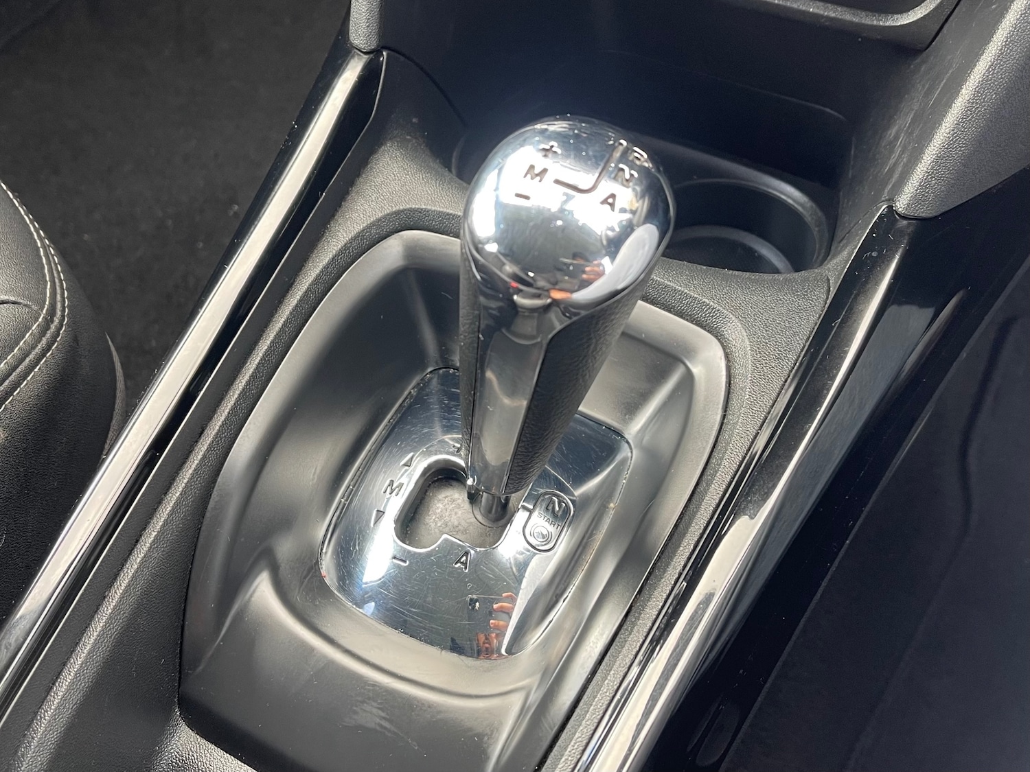 Used Peugeot 2008 2015 for sale - 76589730: Photo 13