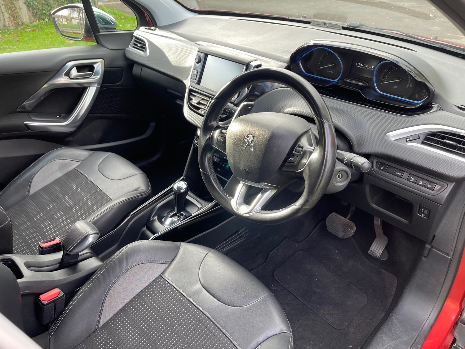 Used Peugeot 2008 2015 for sale - 76589730: Photo 8