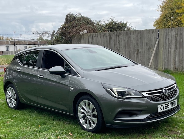 Used Vauxhall Astra 2018 for sale - 76288660: Photo 1