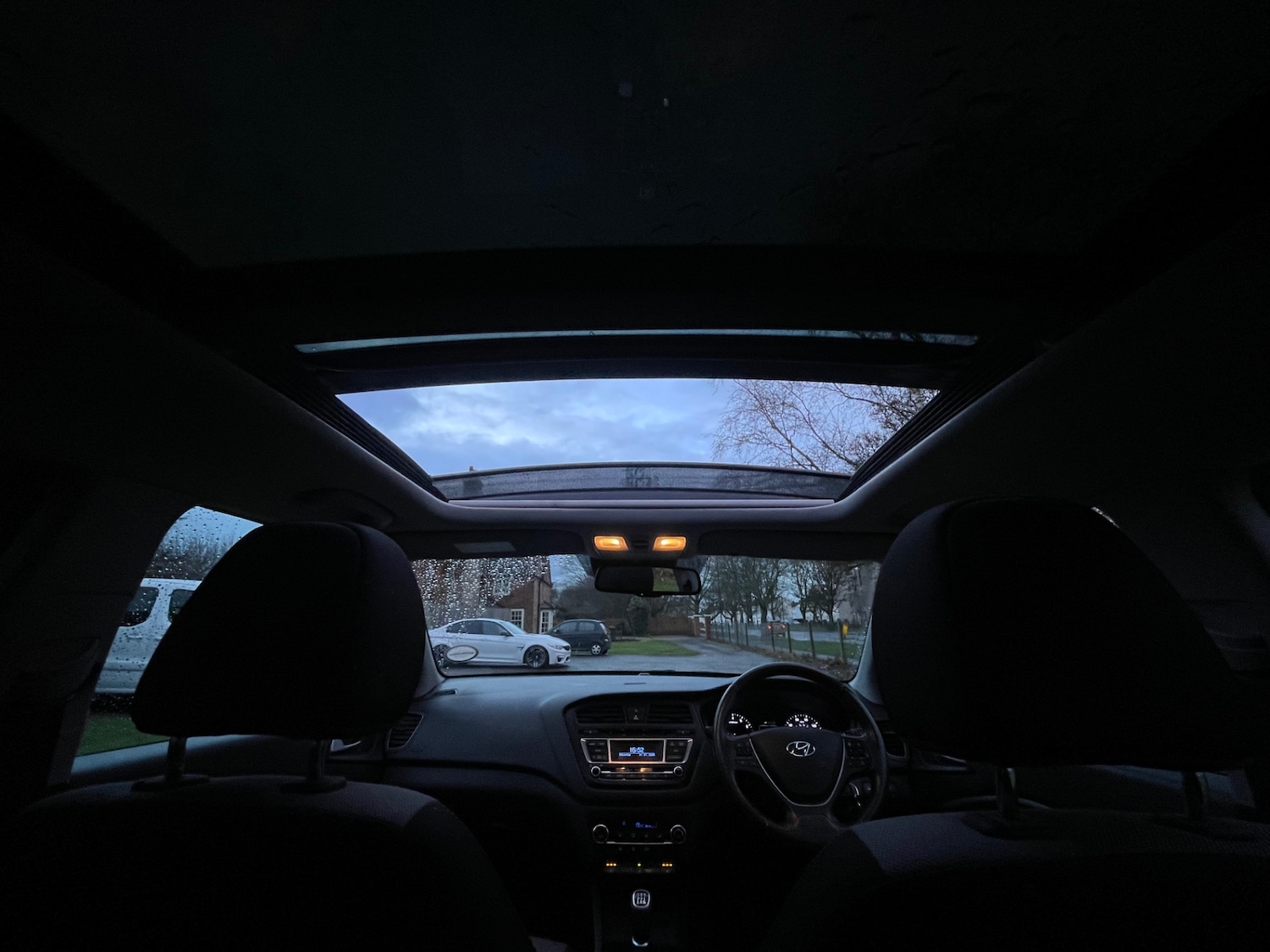 Used Hyundai i20 2017 for sale - 77393923: Photo 8