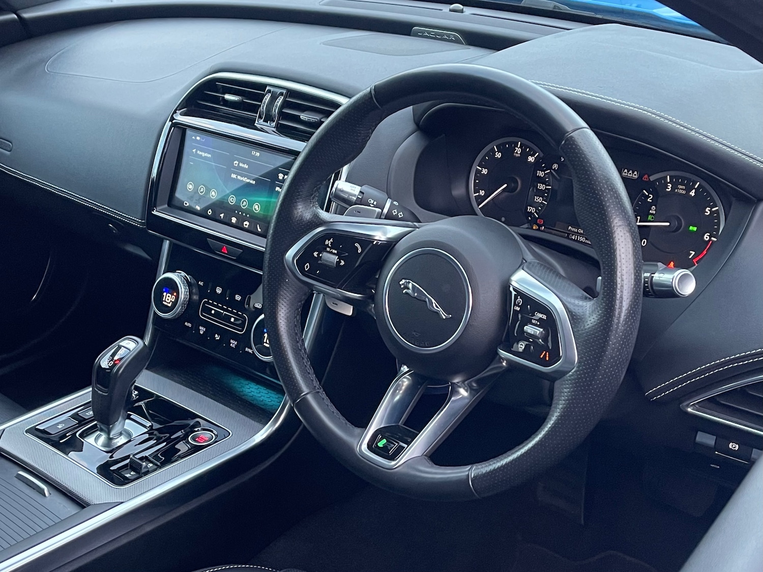 Used Jaguar XE 2020 for sale - 76357223: Photo 12