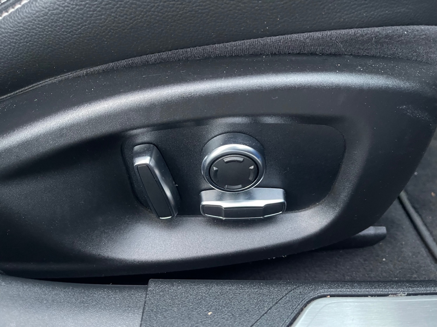 Used Jaguar XE 2020 for sale - 76357223: Photo 20