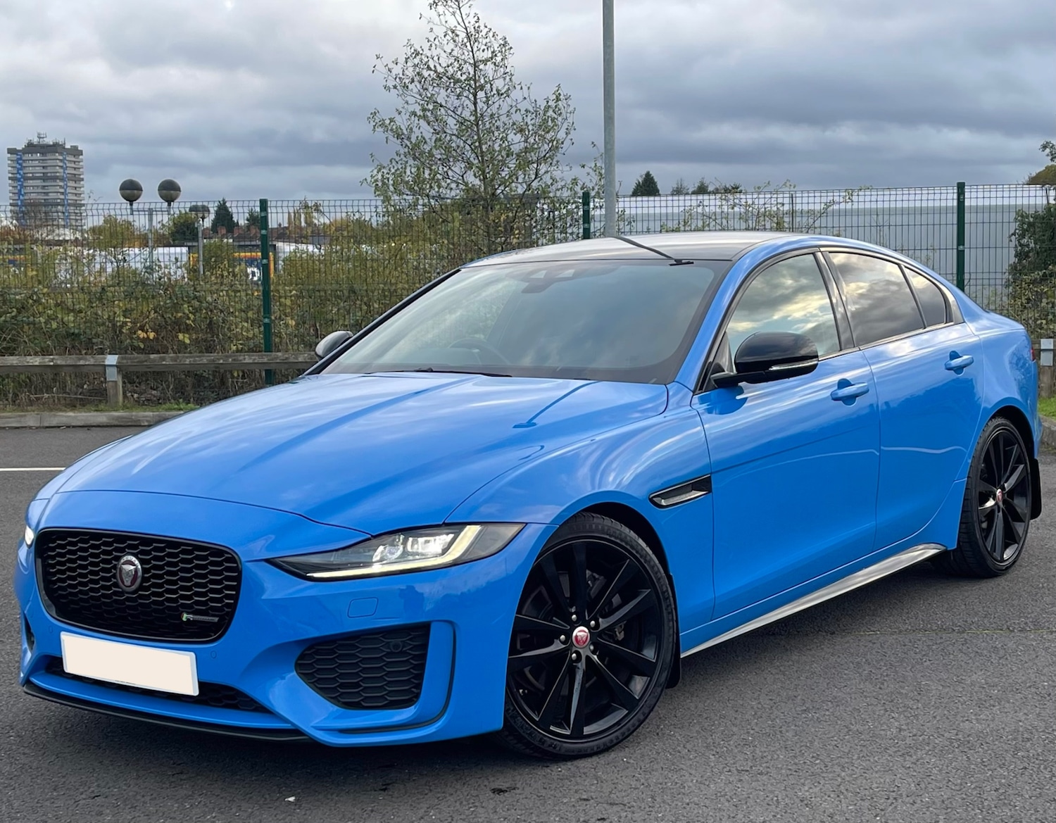 Used Jaguar XE 2020 for sale - 76357223: Photo 3