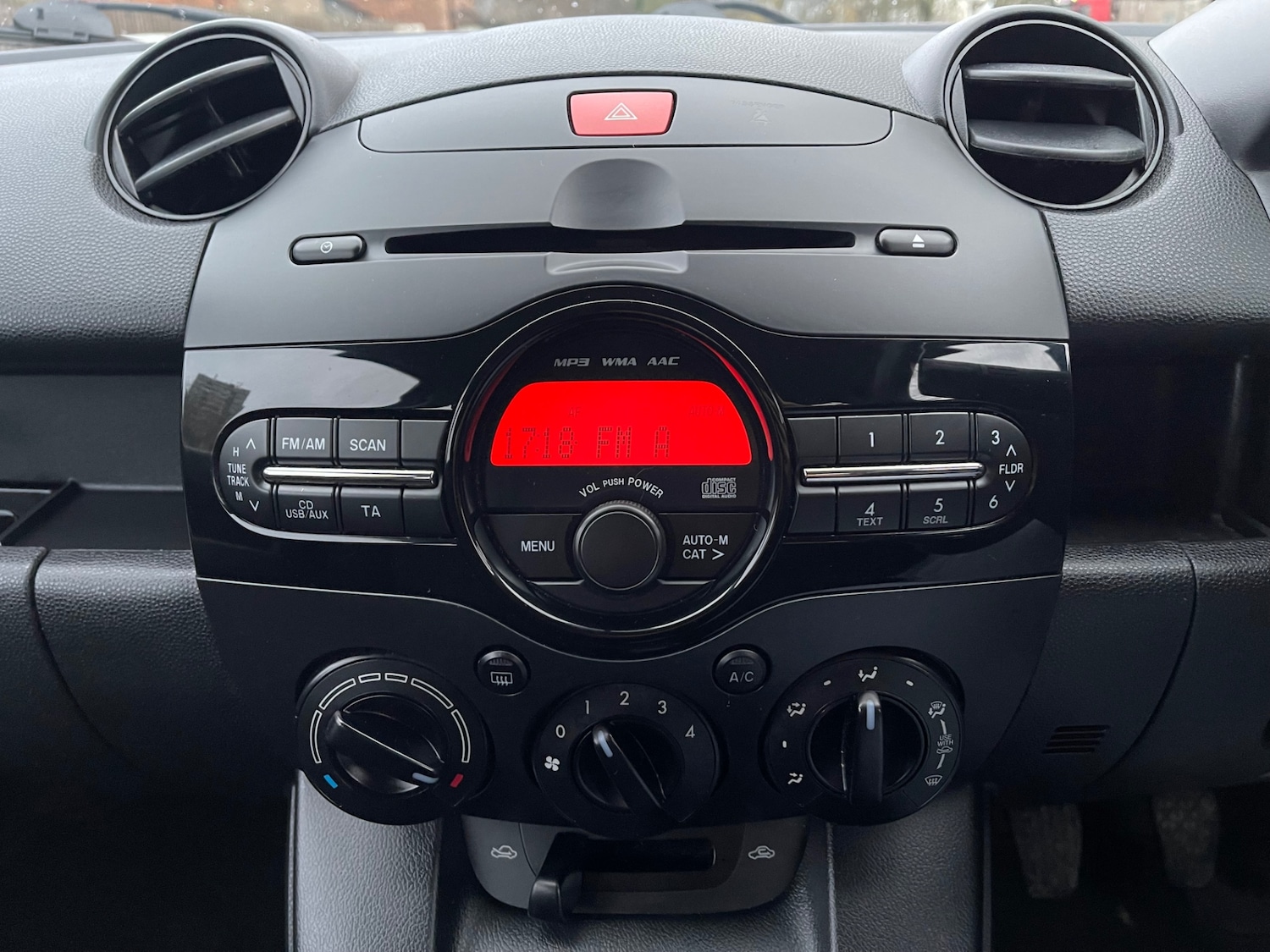 Used Mazda Mazda2 2012 for sale - 76835956: Photo 10