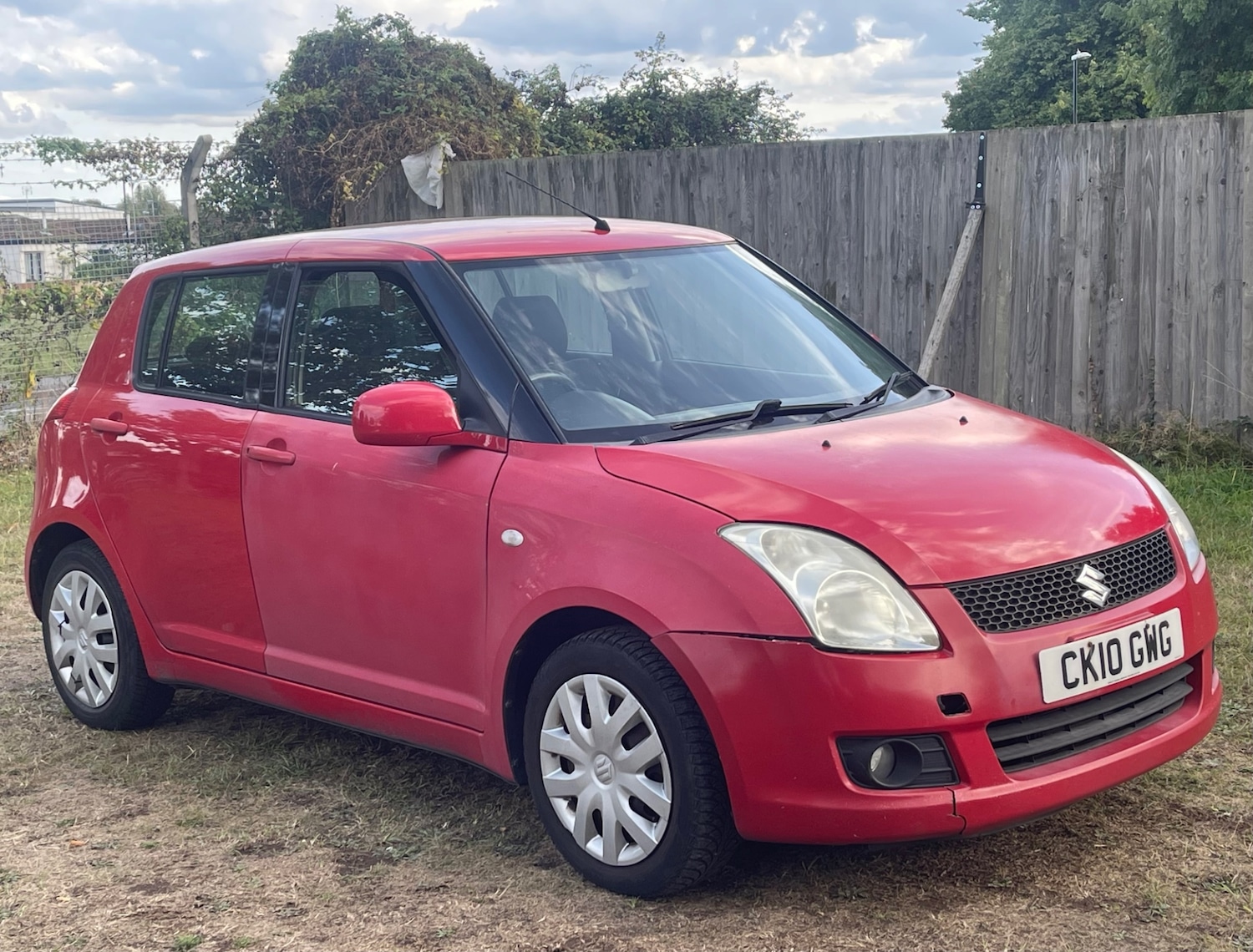 Used Suzuki Swift 2010 for sale - 76128660: Photo 1