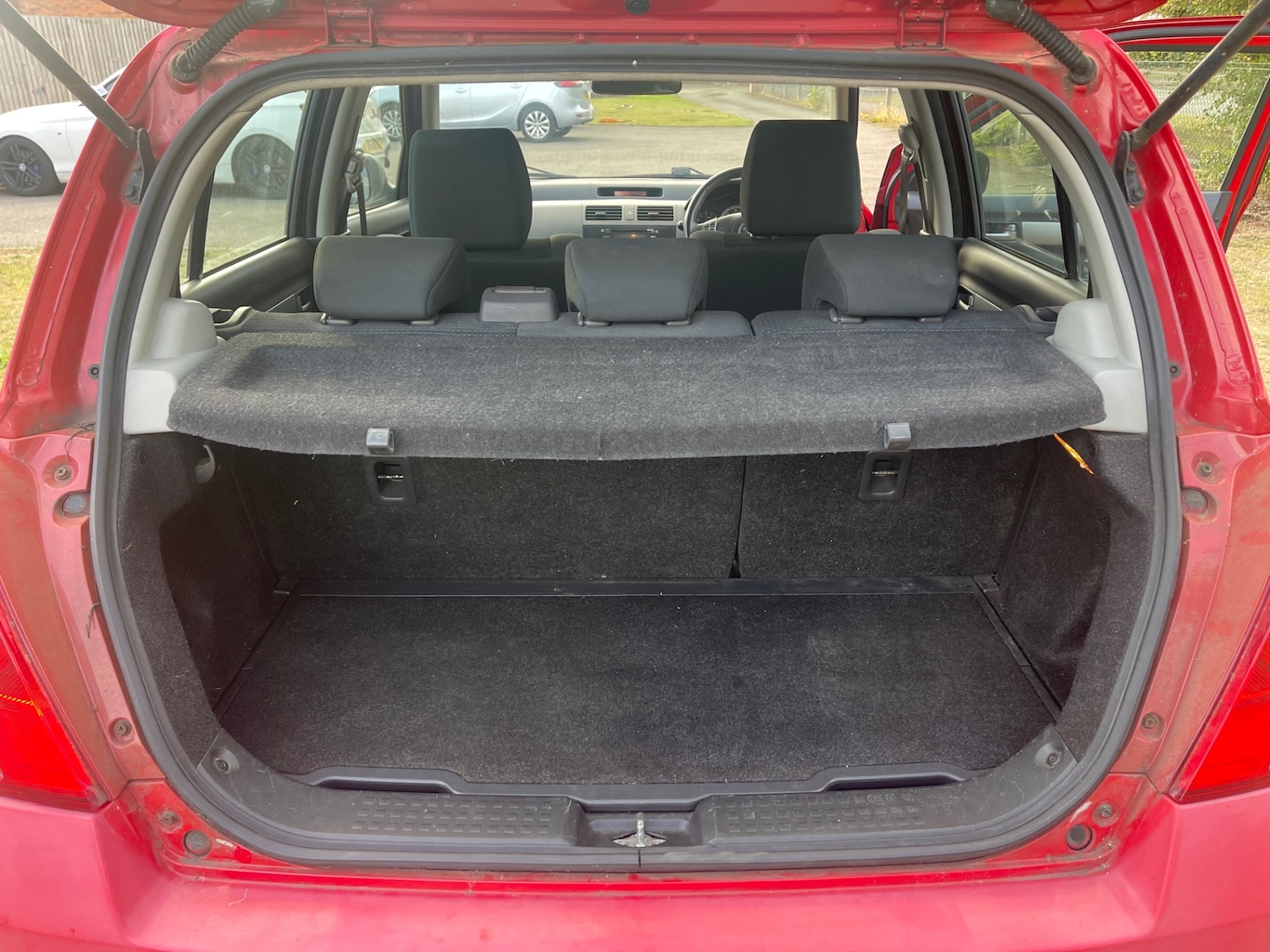 Used Suzuki Swift 2010 for sale - 76128660: Photo 14