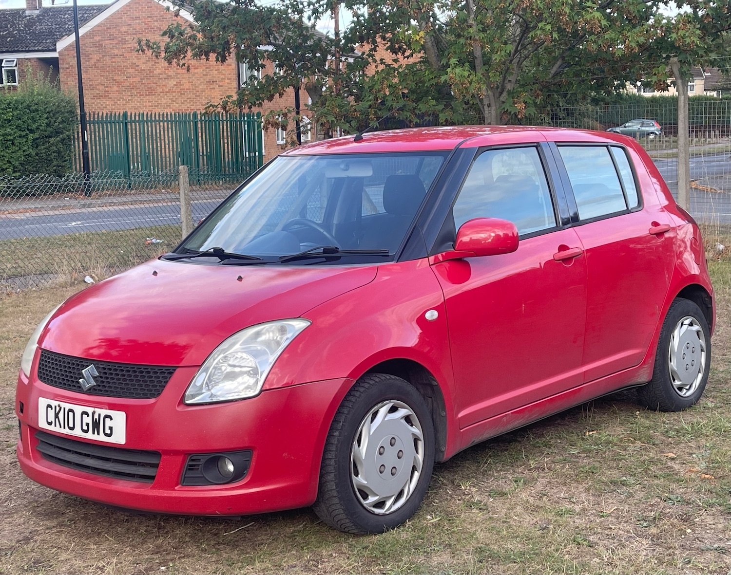 Used Suzuki Swift 2010 for sale - 76128660: Photo 3