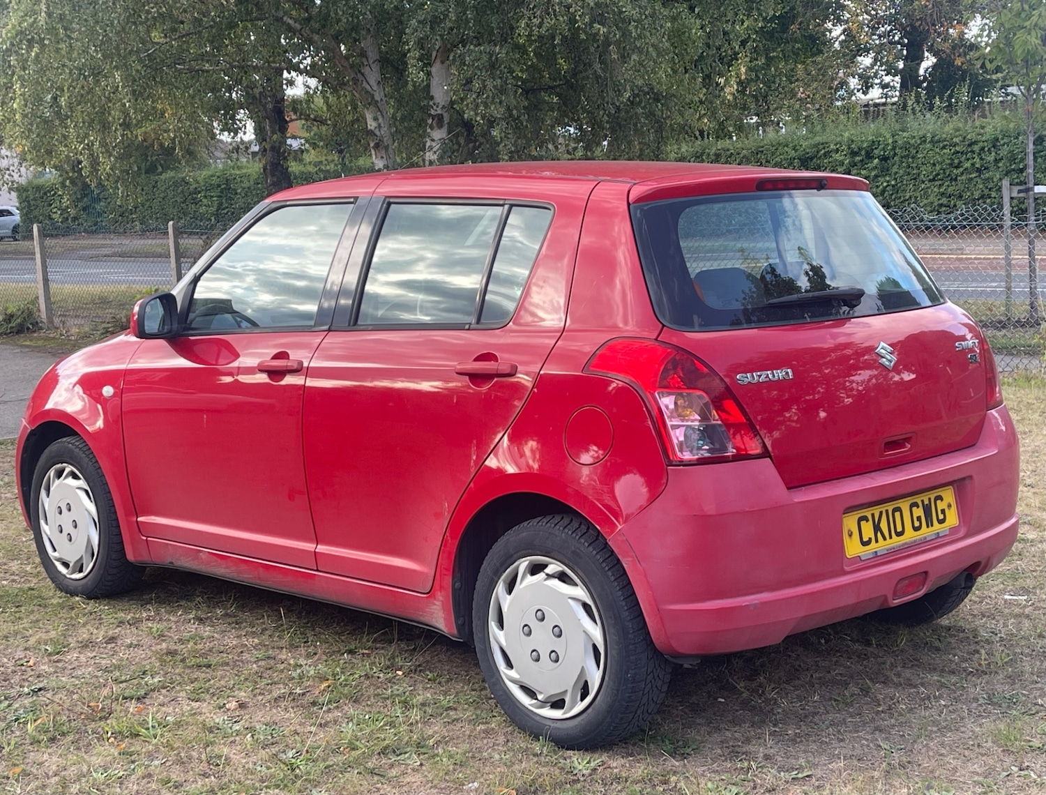 Used Suzuki Swift 2010 for sale - 76128660: Photo 4