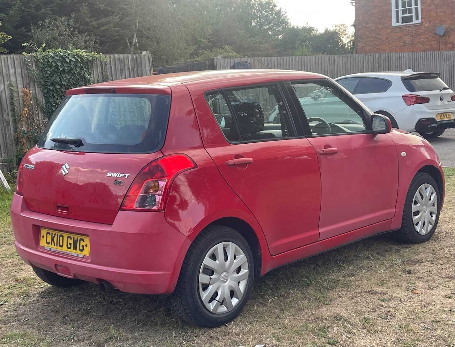 Used Suzuki Swift 2010 for sale - 76128660: Photo 6