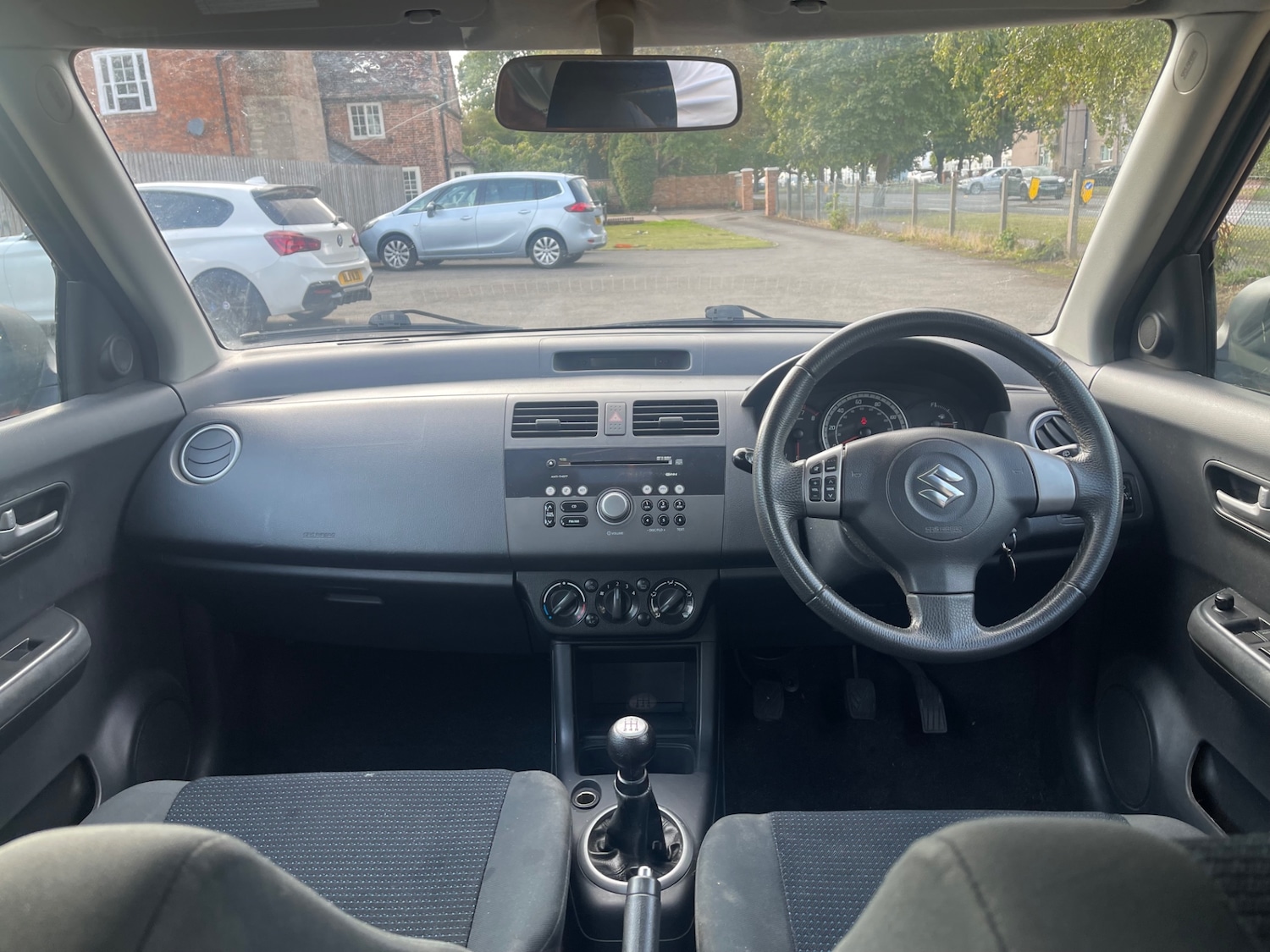 Used Suzuki Swift 2010 for sale - 76128660: Photo 7