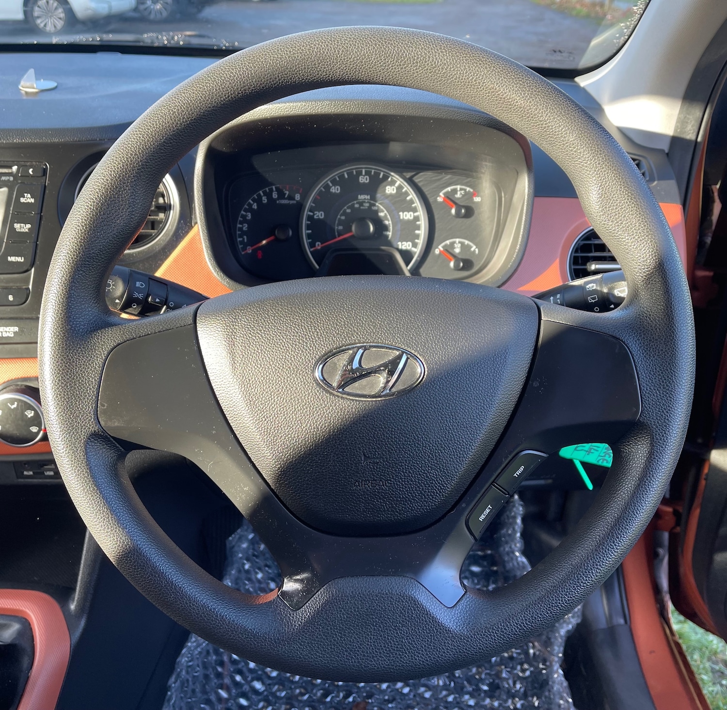 Used Hyundai i10 2014 for sale - 77008336: Photo 8