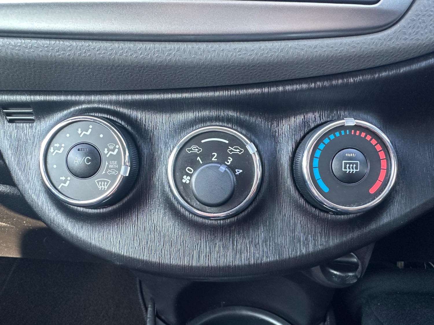 Used Toyota Yaris 2013 for sale - 77758693: Photo 12