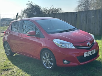 Used Toyota Yaris 2013 for sale - 77758693: Photo