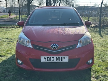 Used Toyota Yaris 2013 for sale - 77758693: Photo