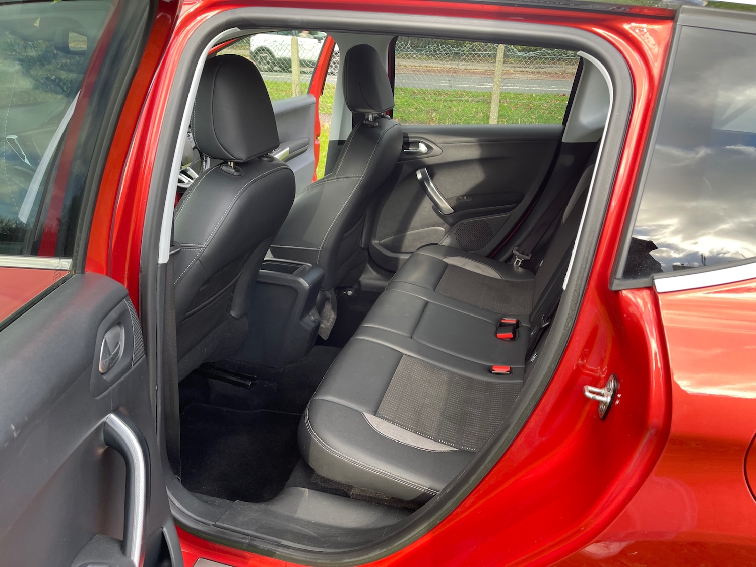 Used Peugeot 2008 2015 for sale - 76961190: Photo 16