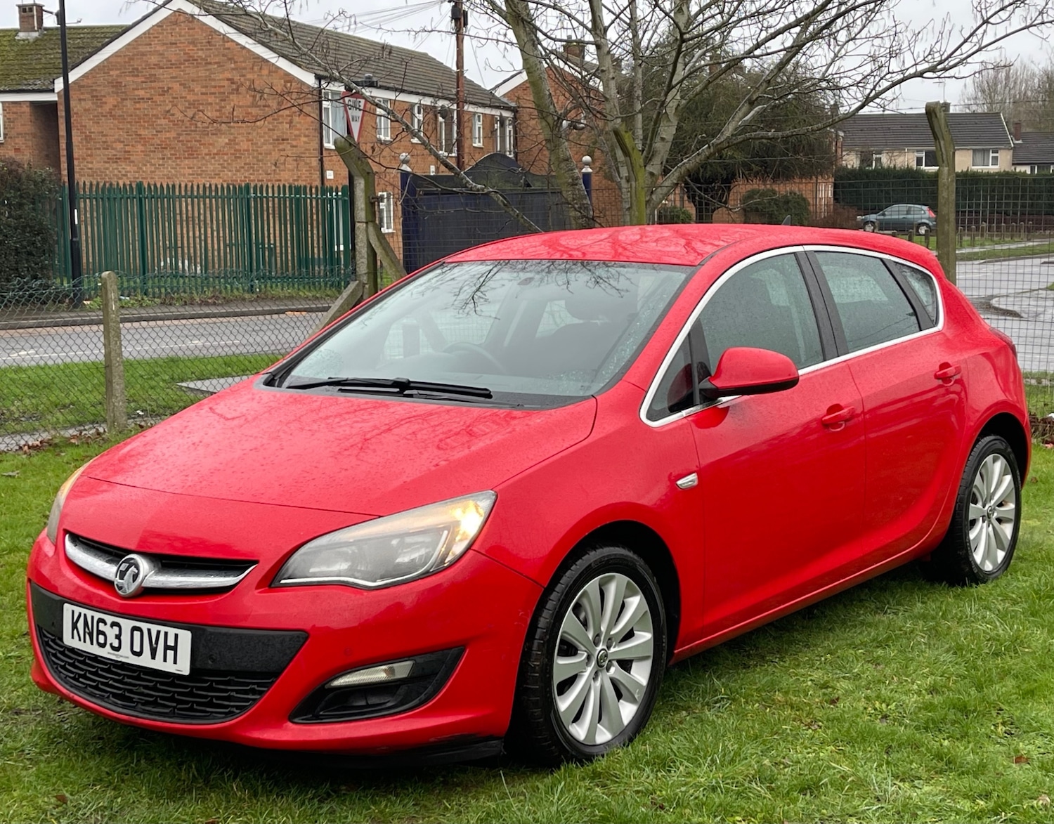 Used Vauxhall Astra 2013 for sale - 77547735: Photo 3