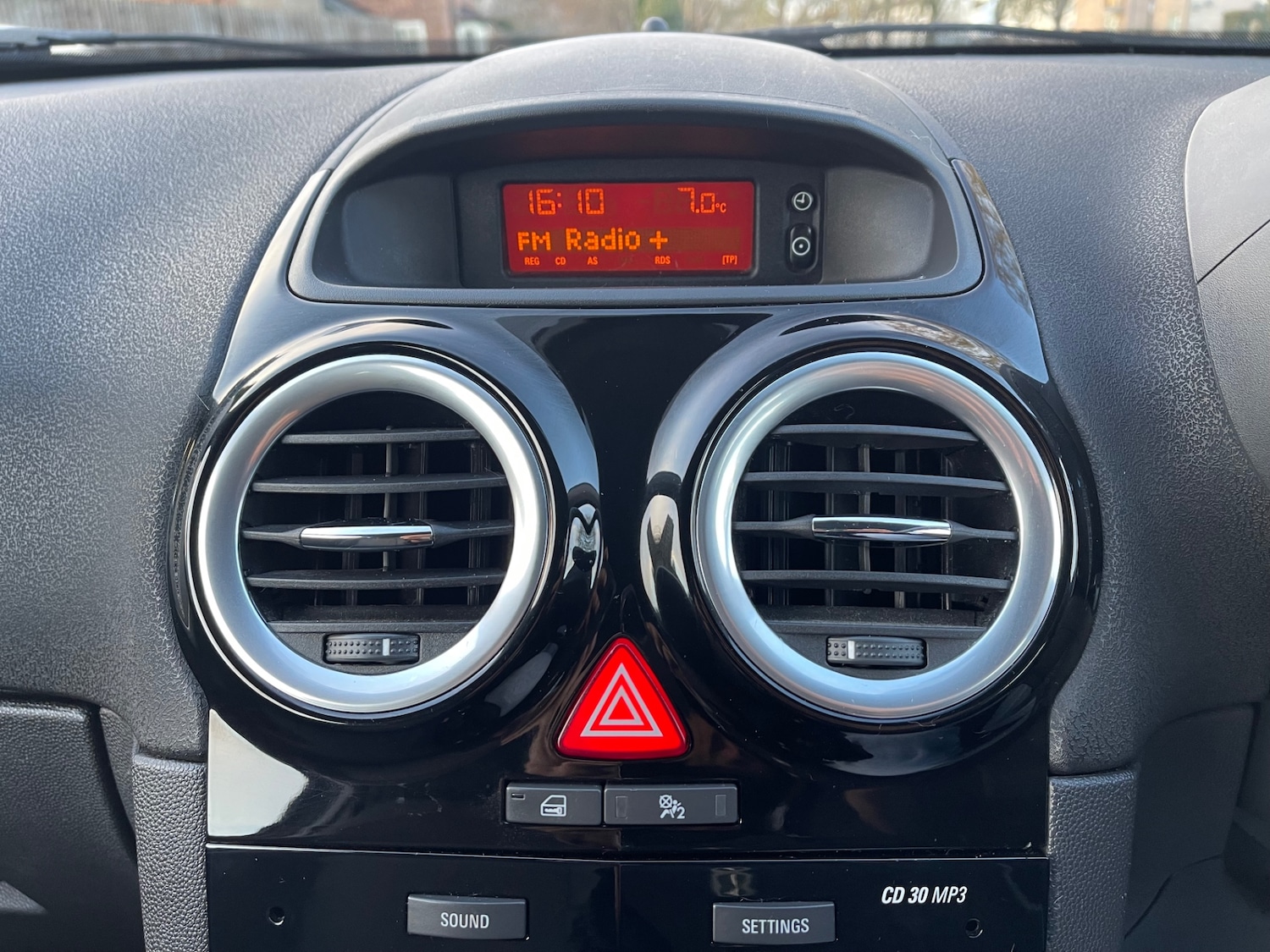 Used Vauxhall Corsa 2013 for sale - 76785439: Photo 11