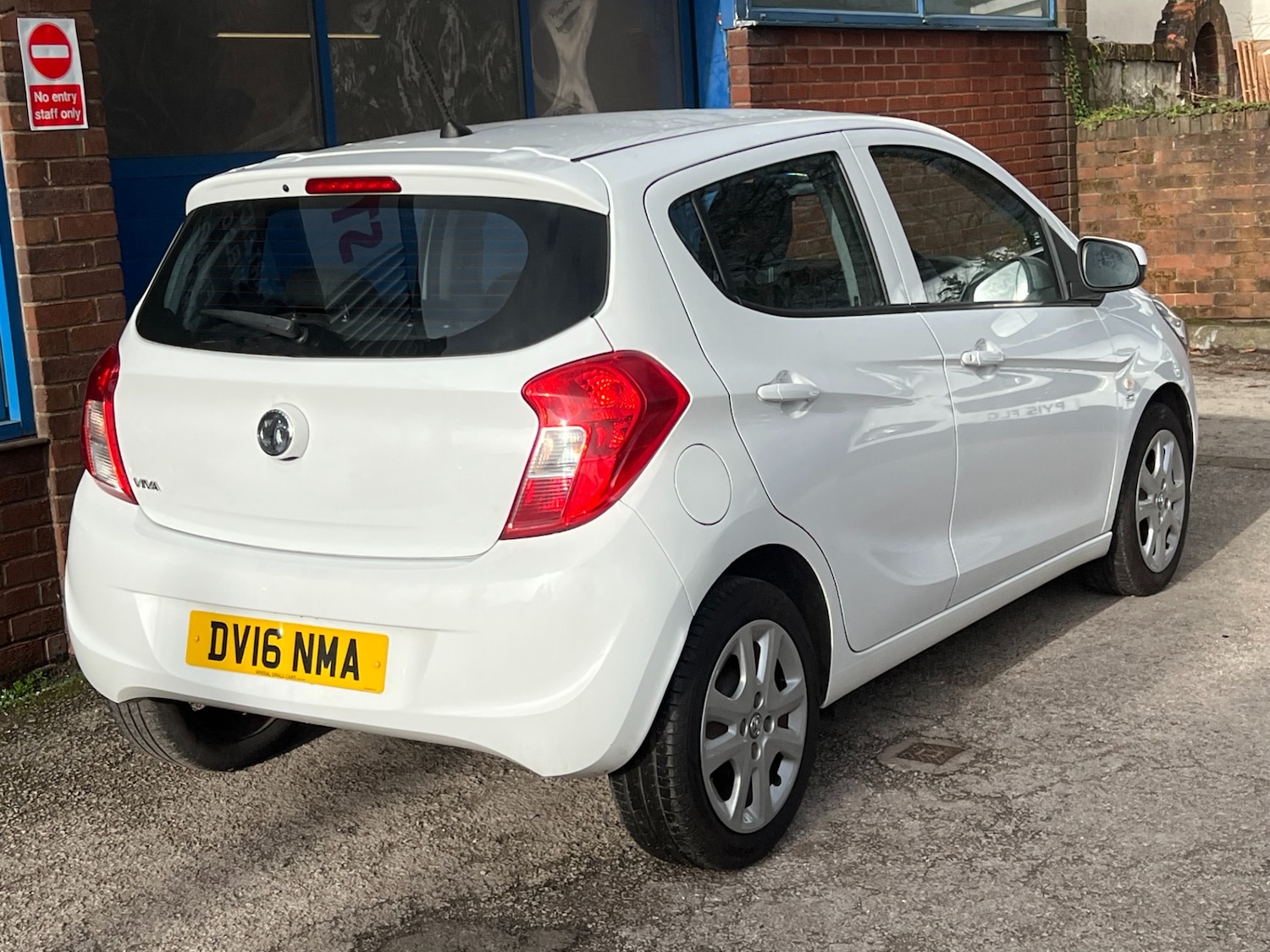 Used Vauxhall Viva 2016 for sale - 77638811: Photo 3