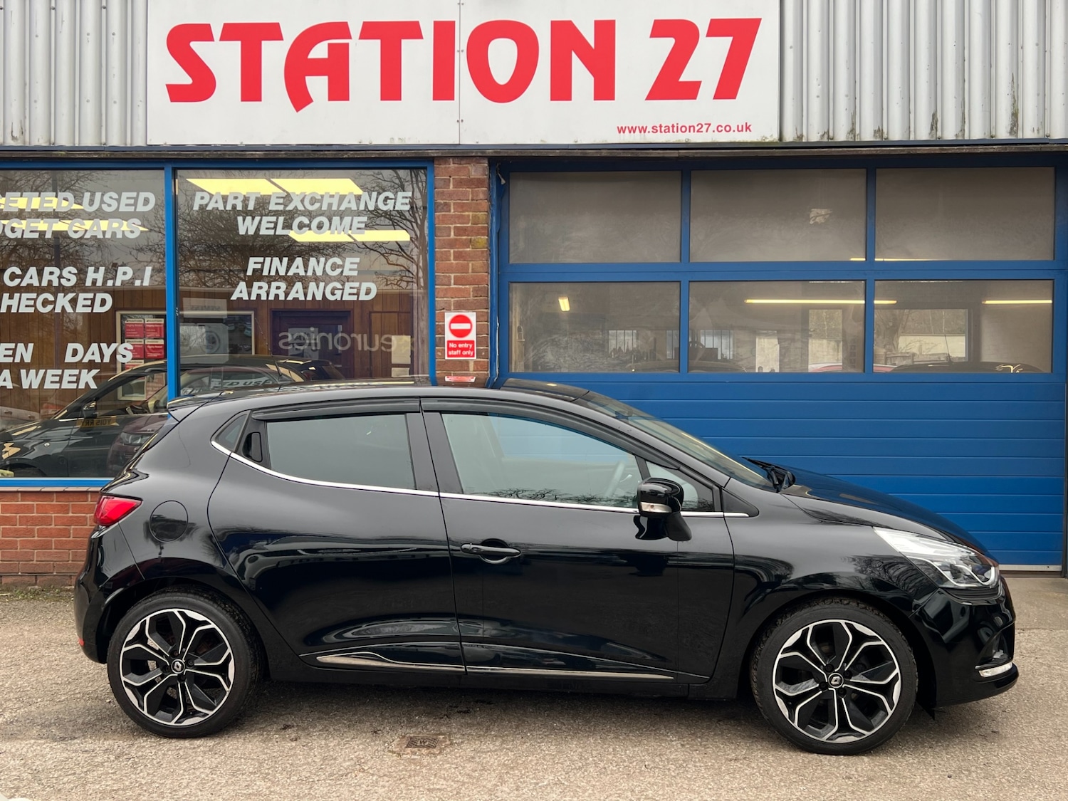 Used Renault Clio 2019 for sale - 77917345: Photo 2