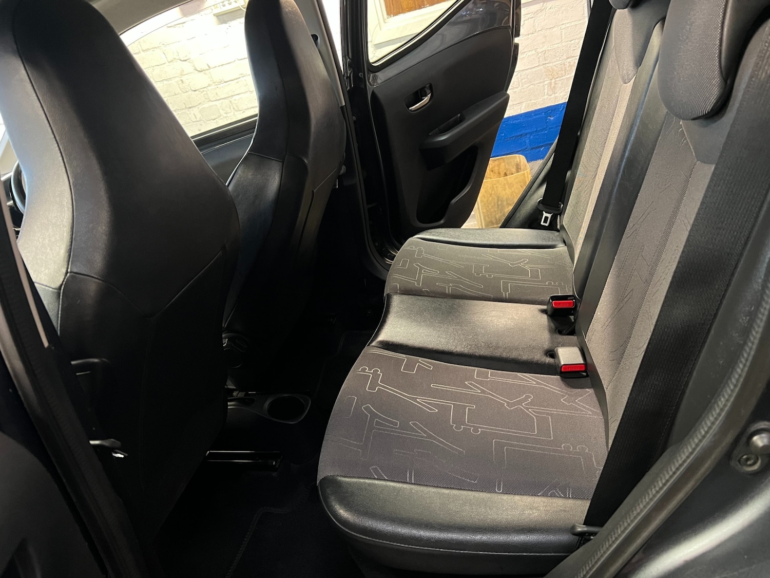 Used Toyota AYGO 2015 for sale - 77036134: Photo 28