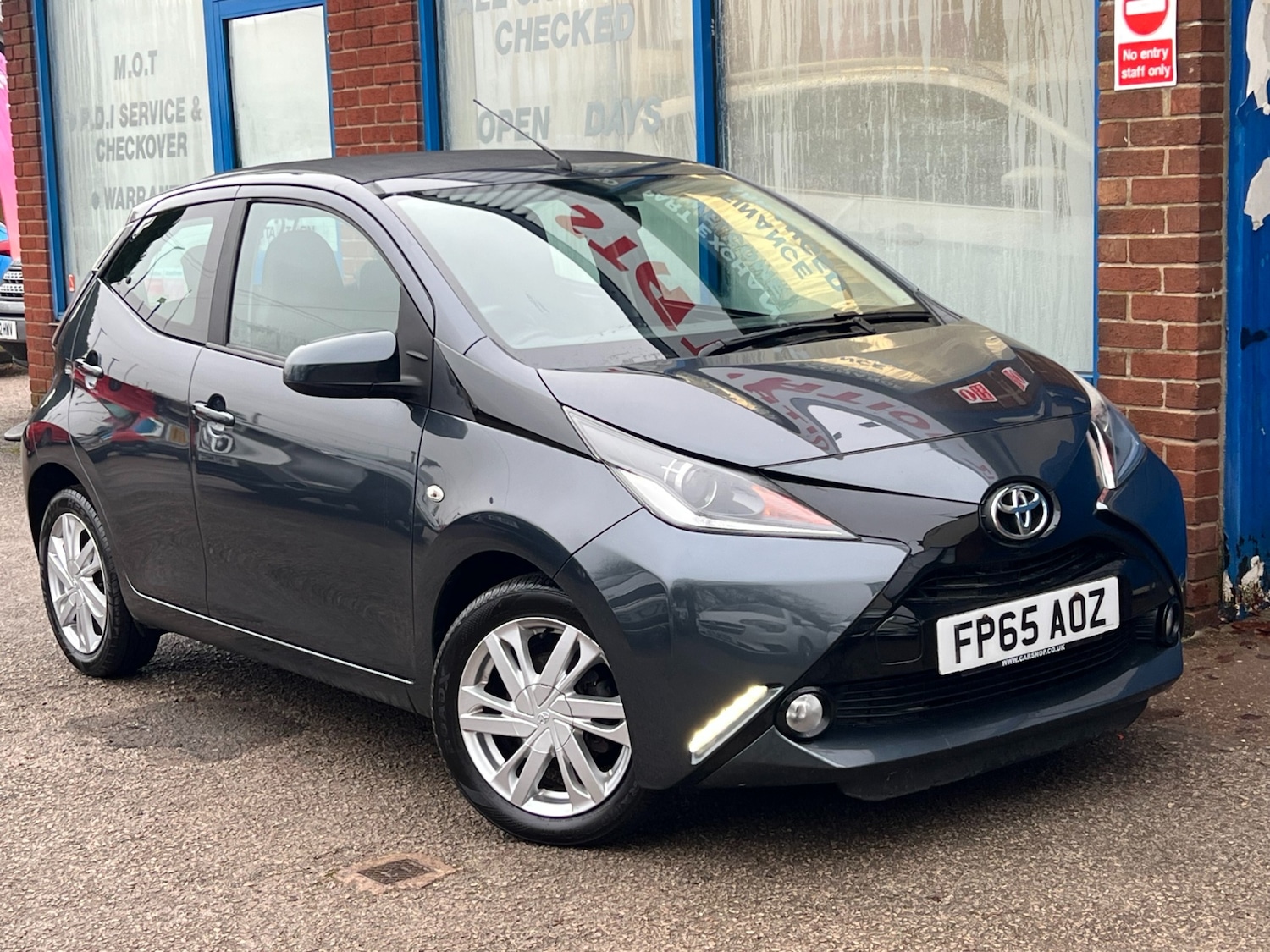 Used Toyota AYGO 2015 for sale - 77036134: Photo 41