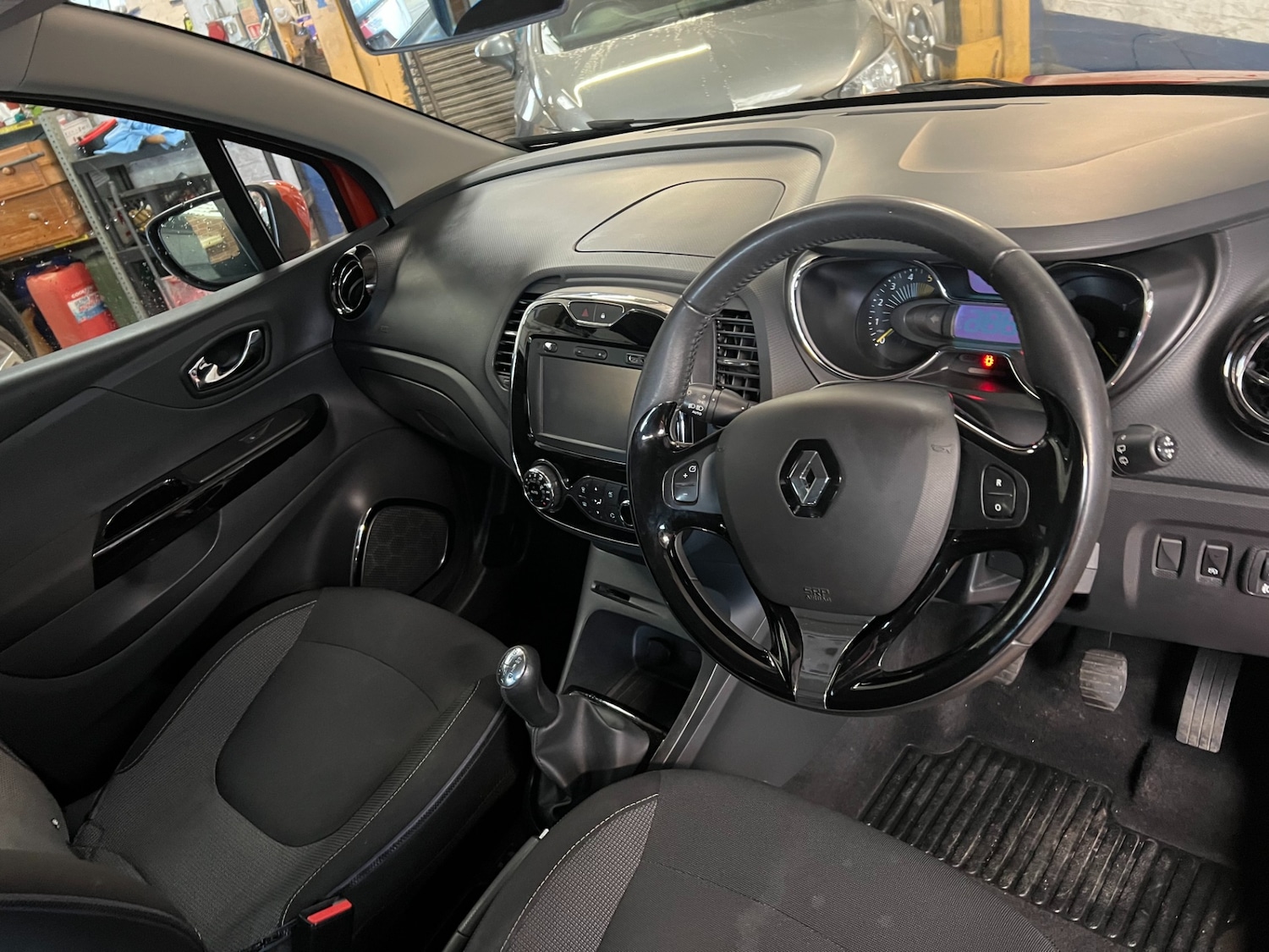 Used Renault Captur 2014 for sale - 76681665: Photo 11