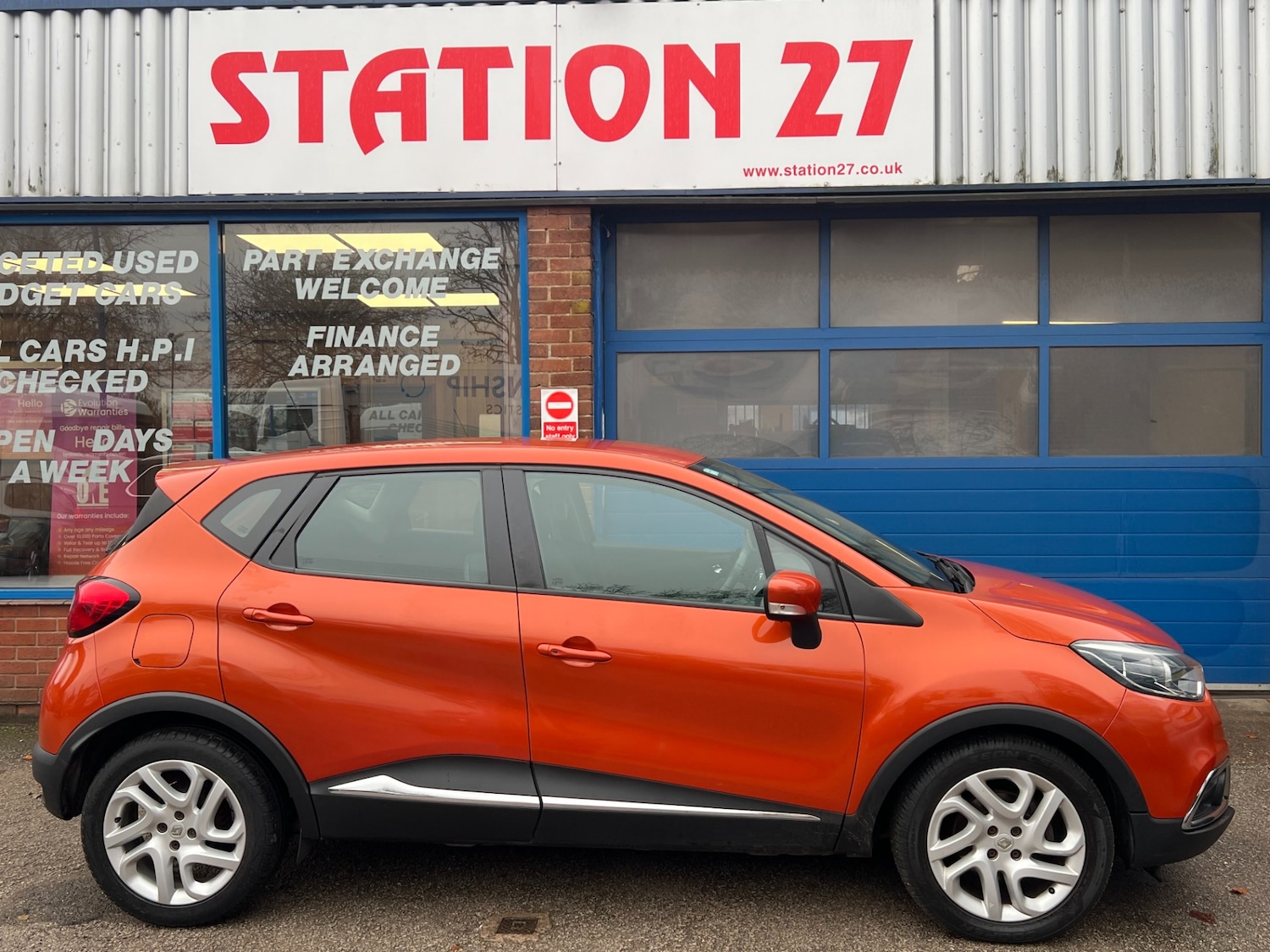 Used Renault Captur 2014 for sale - 76681665: Photo 2