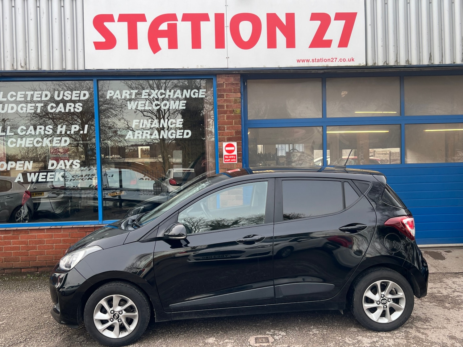 Used Hyundai i10 2017 for sale - 77556930: Photo 3