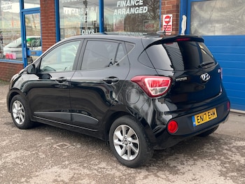 Used Hyundai i10 2017 for sale - 77556930: Photo