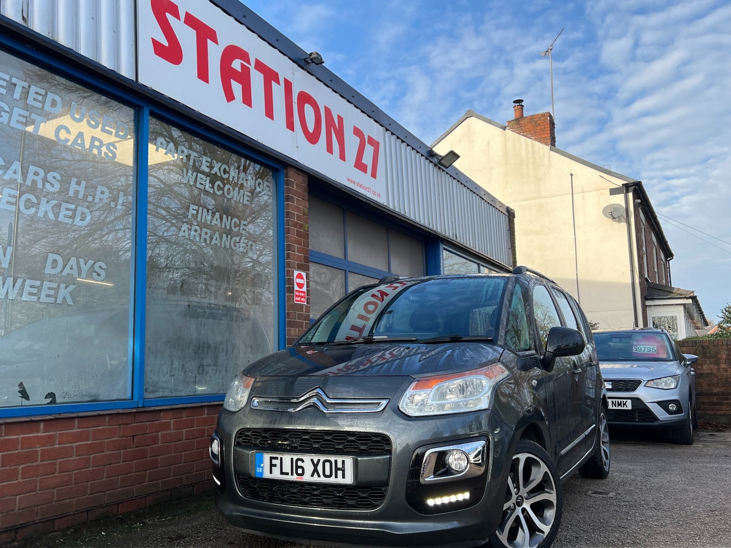 Used Citroen C3 Picasso 2016 for sale - 76831748: Photo 2